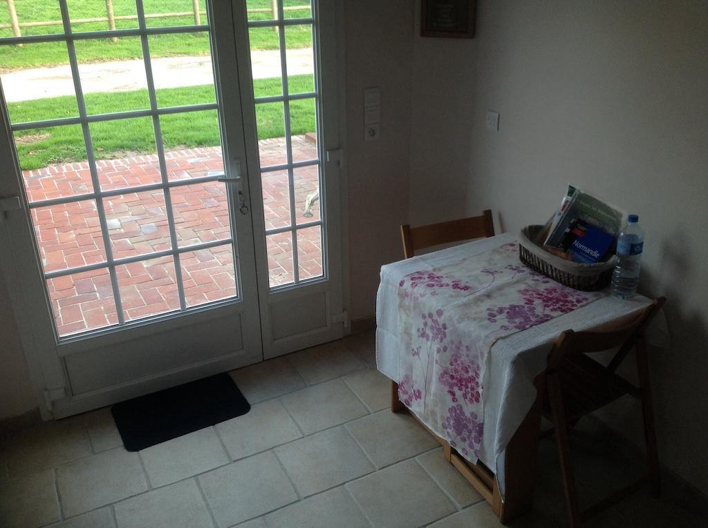 Le Saint Aubin- Maison D Hotes Dans Ce Monastere Du 16 Siecle Amfreville-la-Campagne 外观 照片