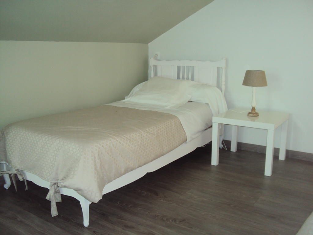 Le Saint Aubin- Maison D Hotes Dans Ce Monastere Du 16 Siecle Amfreville-la-Campagne 客房 照片